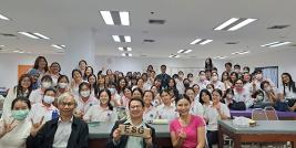 A group photo session after the special lecture, including the university students, their core lecturers, APCD staff, and the university's assistant team in the CBID classroom.