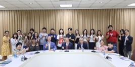 A group of students from Thammasat University with Foreign Lecturer Kevin Cook, Mr. Piroon Laismit, APCD Executive Director and APCD staff. 