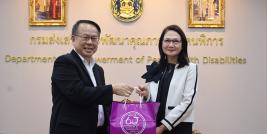 นายพิรุณ ลายสมิต ผู้อำนวยการบริหาร ศูนย์พัฒนาคนพิการเอเชียและแปซิฟิก (APCD) เข้าพบเพื่อกล่าวสวัสดีปีใหม่และอวยพรปีใหม่แด่ นางสาวสนธยา บุณยภูษิต อธิบดีกรมส่งเสริมและพัฒนาคุณภาพชีวิตคนพิการ (พก.) กระทรวงการพัฒนาสังคมและความมั่นคงของมนุษย์