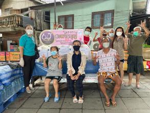 On 1 September 2021, APCD staff took a group photo with recipients who are deaf and hard of hearing in the deaf community under the Rama IX Expressway.