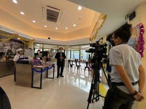 a TV program namely “Kon Thai Taei Rom Rachan” released on Channel5, interviewed Mr. Piroon Laismit at the APCD 60+ Plus Bakery& Chocolate Café by Yamazaki and Marklin at the Government House project.