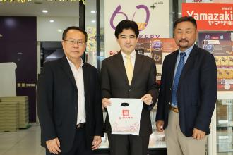 Mr. Piroon Laismit, the Executive Director of the Asia-Pacific Development Center on Disability (APCD), warmly welcomed distinguished guests from the Japanese Embassy in Thailand and the Japan International Cooperation Agency Thailand, on 4 December 2023.