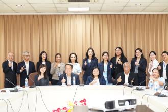 A group photo taken with attendees and organizers in the Key Stakeholders’ meeting