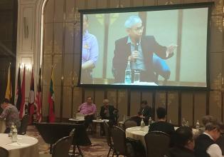ผู้แทนองค์กร ASEAN Disability Forum และผู้แทนจาก ศพอ. ในฐานะผู้อภิปราย นำเสนอบทบาทสำคัญขององค์กรในการส่งเสริมสิทธิของคนพิการในด้านสิ่งแวดล้อมที่ปลอดภัย สะอาด สร้างเสริมสุขภาพ และยั่งยืน