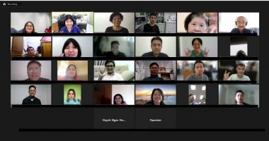 Twenty-four DET FT 2023 participants from 17 countries joined the second online schooling for the training sessions by APCD, JICA and DET Forum. This photo shows their lively interaction during the video conference.