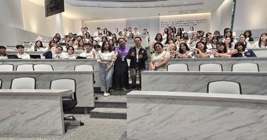 A group photo featuring APCD speakers, SWU lecturers, and enthusiastic 3rd-year students from the International College for Sustainability Studies.