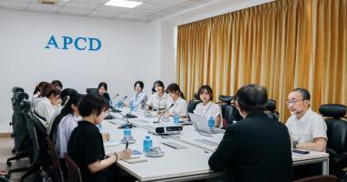 Mr. Piroon Laismit, Executive Director of APCD, delivered welcome remarks and provided background and APCD’s reginal activities to the delegation.