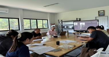 Picture 1: APCD resource person shared his experiences and insights on Community-Base Inclusive Development (CBID) with the active staff members and partner organizations of Dulabhatorn Foundation (DBF). 